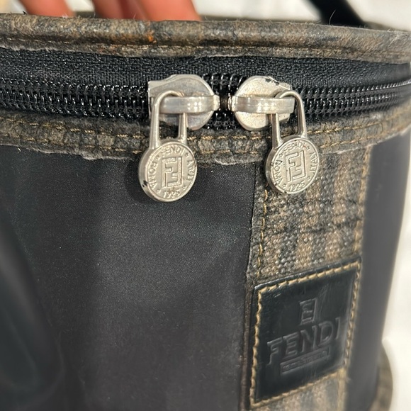 FENDI Cosmetics  pouch  Vintage Authentic - Picture 6 of 12